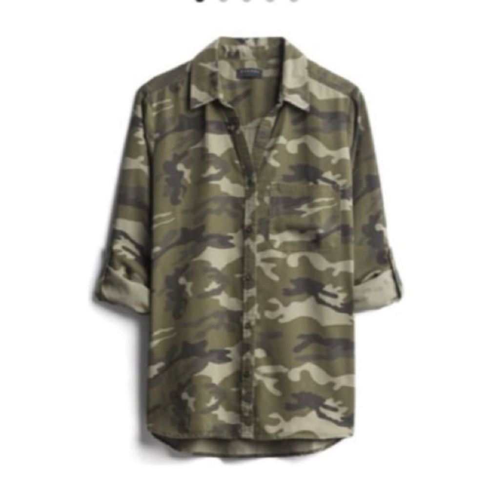Split neck camo print blouse